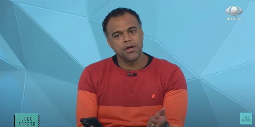 Denilson perde a linha na Band e deixa estúdio