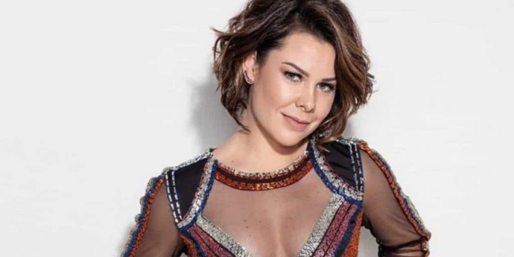 Fernanda Souza faz publicação: "Nunca mais acontecerá"