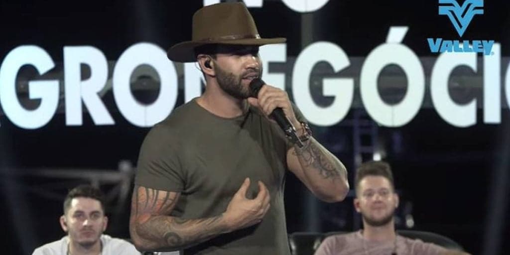Gusttavo Lima, após separação, fatura 1,5 milhão em live e chama atenção com frieza e machucado no rosto