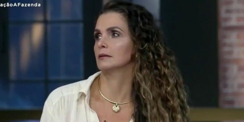 A Fazenda 12: Luiza Ambiel sai esculachada do reality e Vida Vlatt debocha da atriz em paródia do Raça Negra
