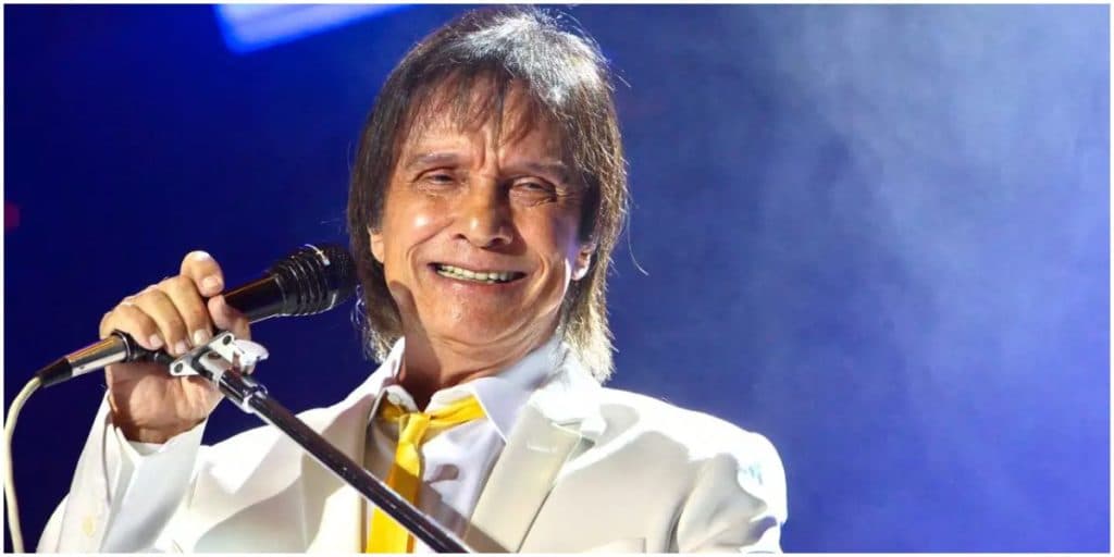 Aos 79 anos, Roberto Carlos surge com bebê no colo e deixa público perplexo