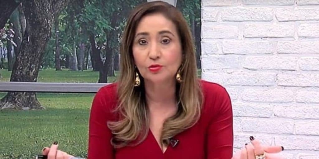 Sonia Abrão ataca Tirullipa e ouve poucas e boas do humorista: "Vou cag*r na geladeira dela"