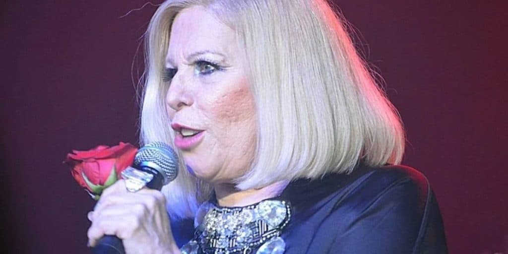 Vanusa recebe alta