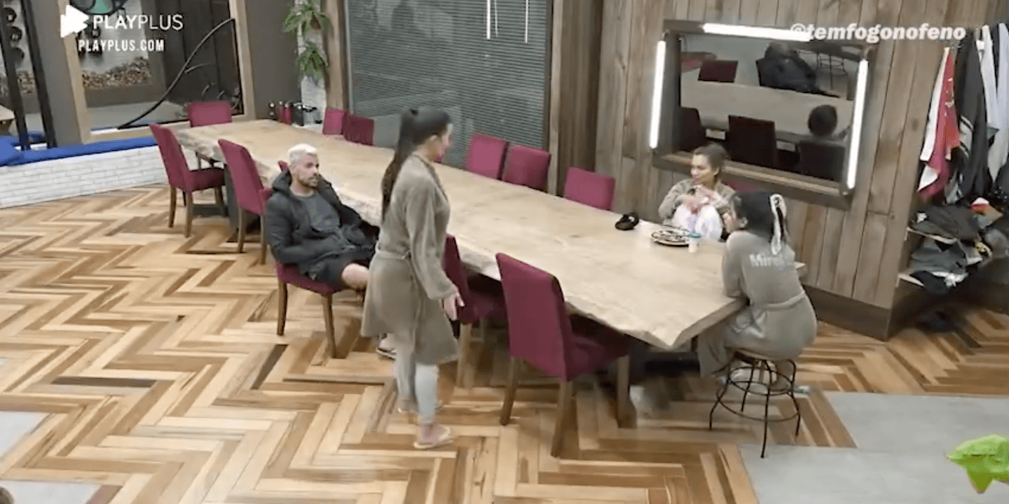 Lipe, Mirella, Stéfani e Victória pensaram em um tipo de boicote para a Record (Foto: reprodução)