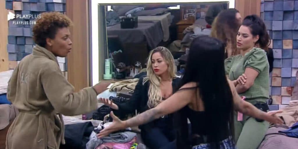 Mirella declara guerra contra Lidi Lisboa em A Fazenda 12: "Você comprou briga comigo"