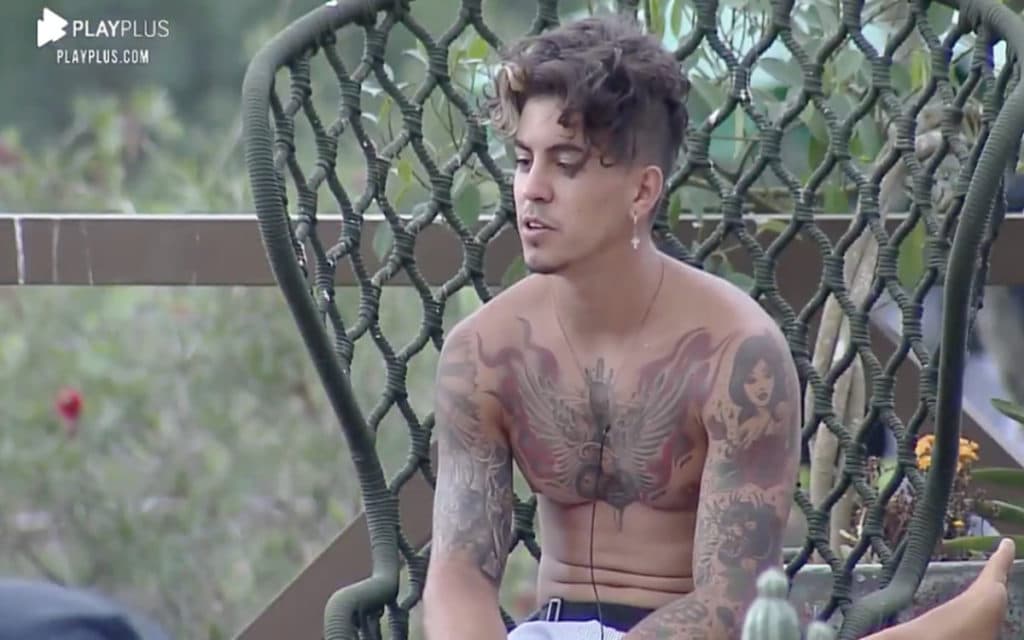 A Fazenda 12: Revoltado, Biel desce a lenha em Lidi e vira motivo de chacota: "Incoerente"