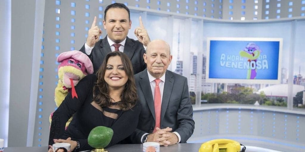 Apresentadores pagam mico no Balanço Geral