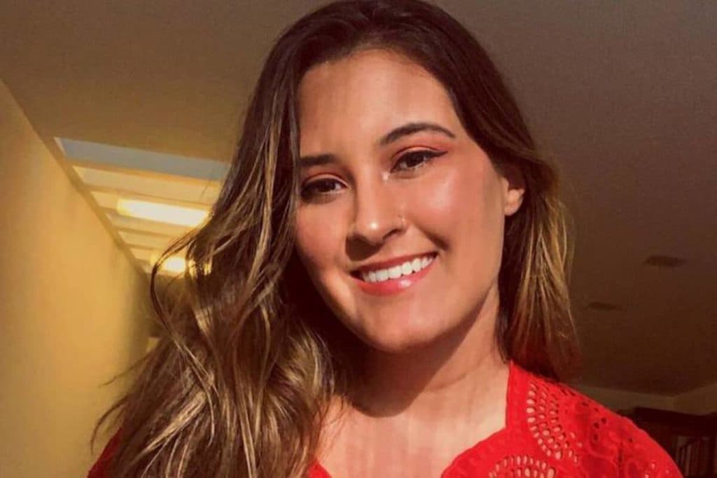 Bia Bonemer, filha de Bonner e Fátima, se empolga, usa biquíni de crochê e marmanjos piram: "Gostosa"
