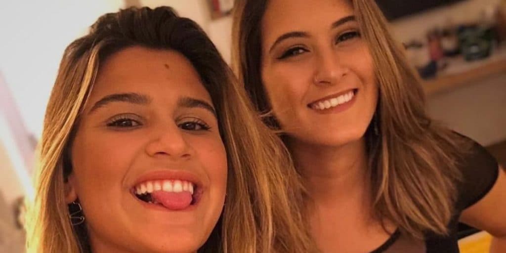 Giulia Costa é filha de Flávia Alessandra e Bia Bonemer é filha de Fátima Bernardes e William Bonner (Foto: Reprodução / Instagram)