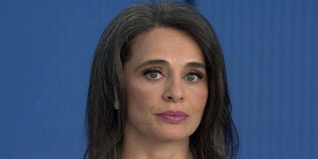 Carla Vilhena é pressionada ao vivo e tem intimidade exposta para milhões: "Primeira transa"