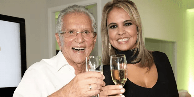 Carlos Alberto diz que esposa mudou a rotina na pandemia e surge em foto: "Eu estou feliz"