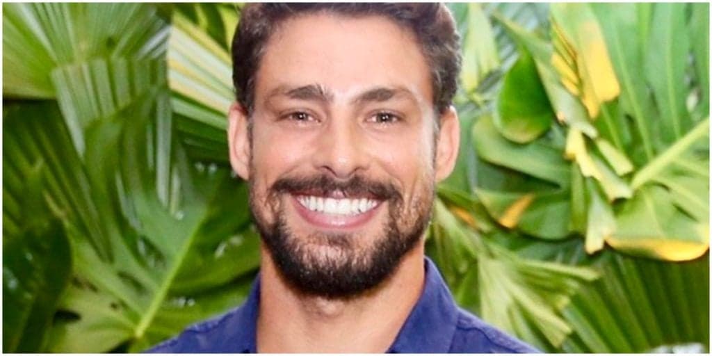 Cauã Reymond surge completamente sem roupa e fãs se alvoroçam: "Dei zoom"