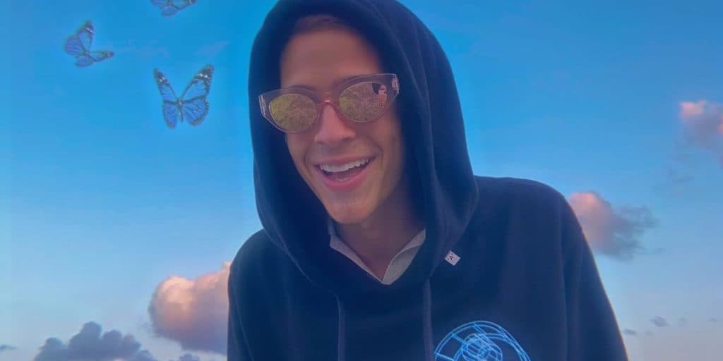 João Guilherme, filho de Leonardo, surge como veio ao mundo e expõe caminho da felicidade: "Mostrando"