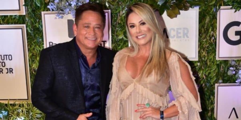 Leonardo brinca com Poliana Rocha e diz que vai "pular cerca"