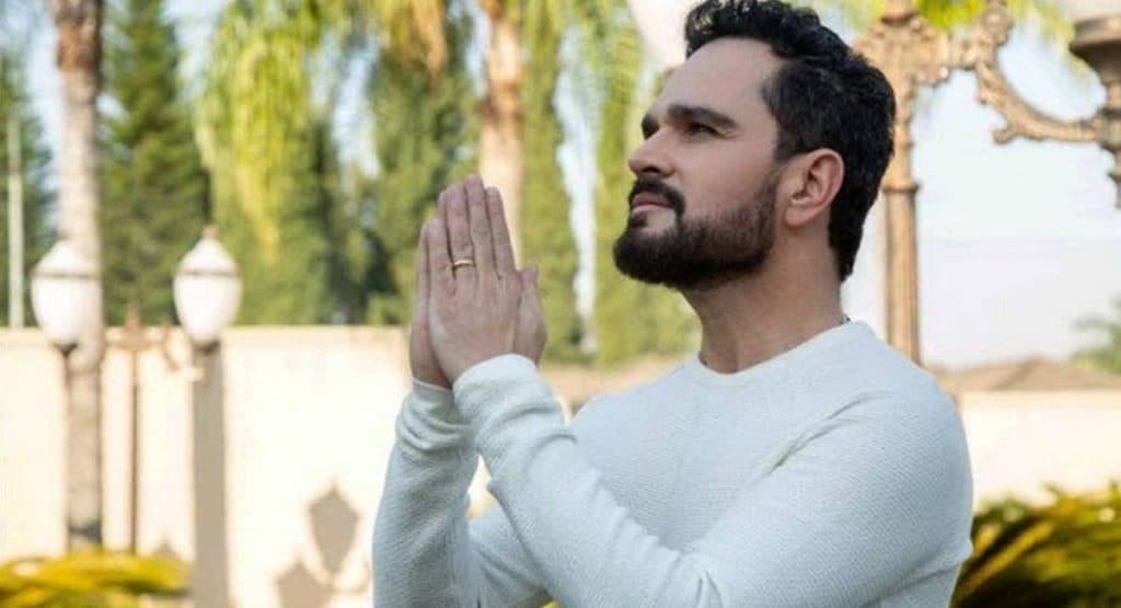 Luciano Camargo celebra 2 milhões de seguidores