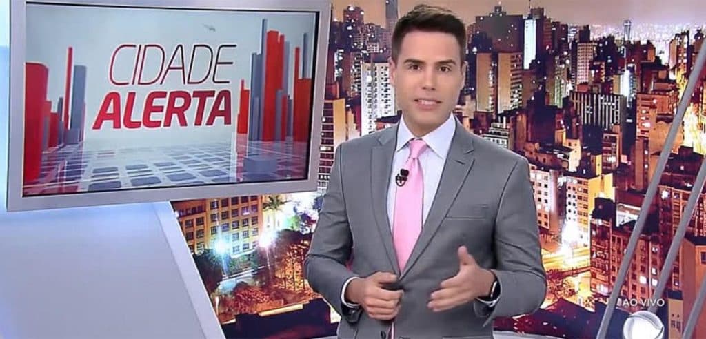 Luiz Bacci retorna à Record, agradece apoio e fala da mãe