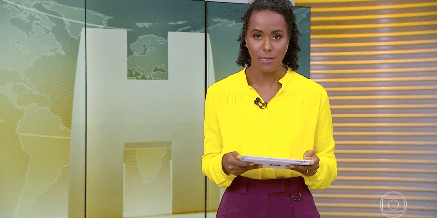 Maju Coutinho anuncia morte de Maradona no Jornal Hoje (Foto: reprodução)