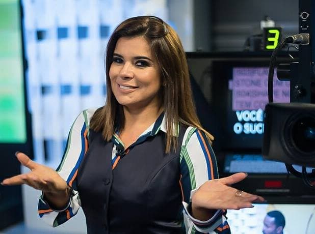 Mara Maravilha alfineta Xuxa