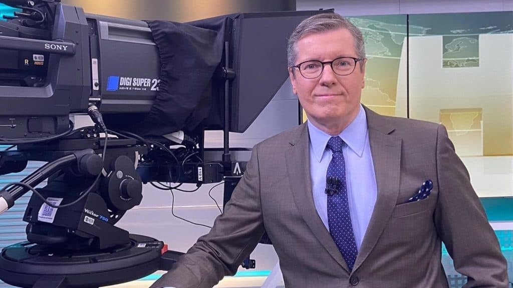 Márcio Gomes podendo comandar jornal no SBT após assinar com CNN Brasil é confirmado em dois canais