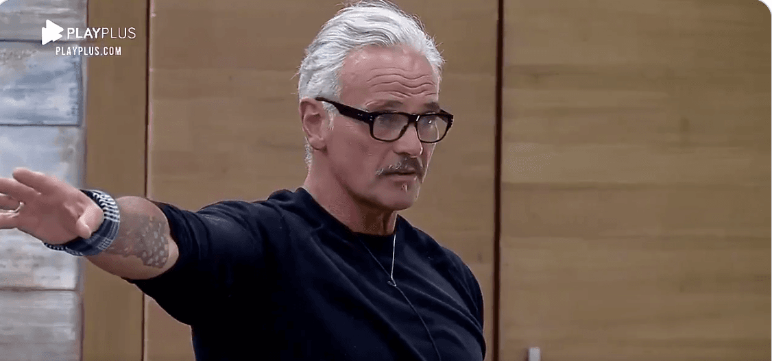 Mateus mandou o verbo para Mirella (Foto: Reprodução)