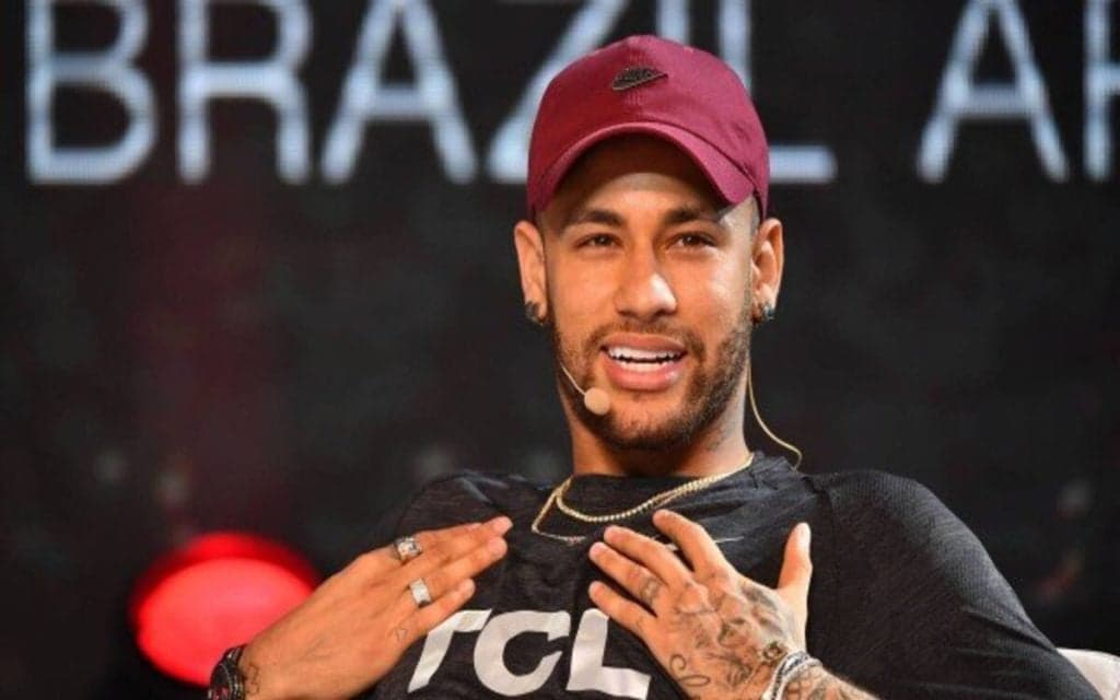 Neymar se declara à ex e mostra que eles seguem amigos