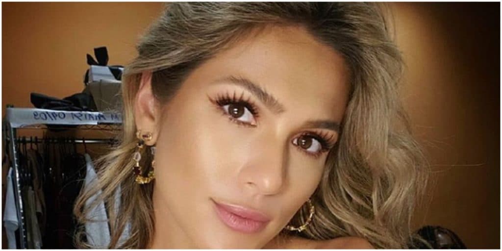 Após ser demitida do SBT, Lívia Andrade oficializa ida para canal e se lança em novo projeto