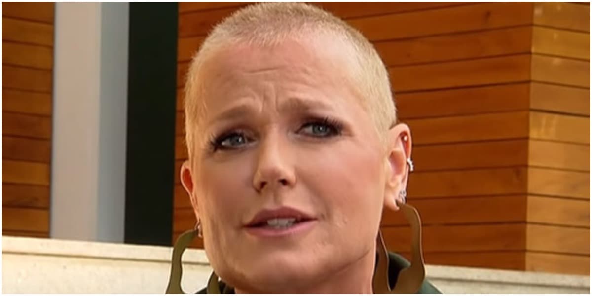 Xuxa Meneghel usou as redes sociais para expor uma foto ao lado de uma tia muito próximo (Foto: Reprodução) Xuxa Meneghel usou as redes sociais para expor uma foto ao lado de uma tia muito próximo (Foto: Reprodução)