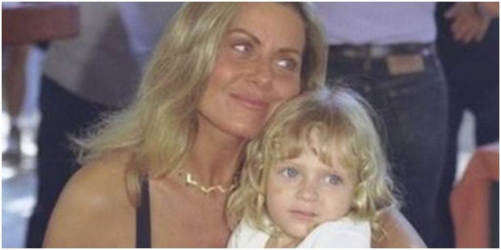 Após 20 anos de Laços de Família, atriz que interpretava Nina cresceu e se tornou um mulherão