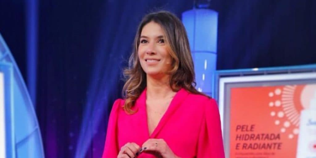 Rebeca Abravanel volta ao trabalho no SBT