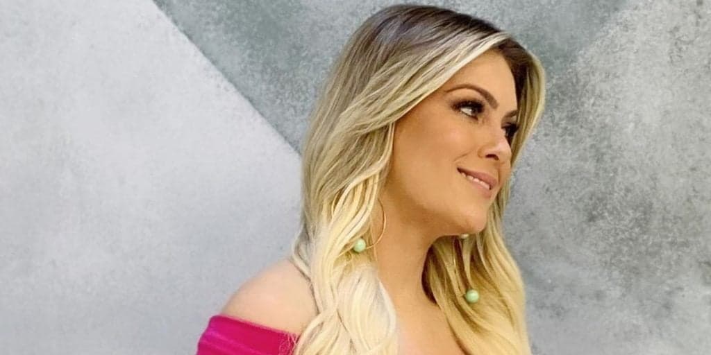 Renata Fan chamou a atenção com seu look (Foto: reprodução)