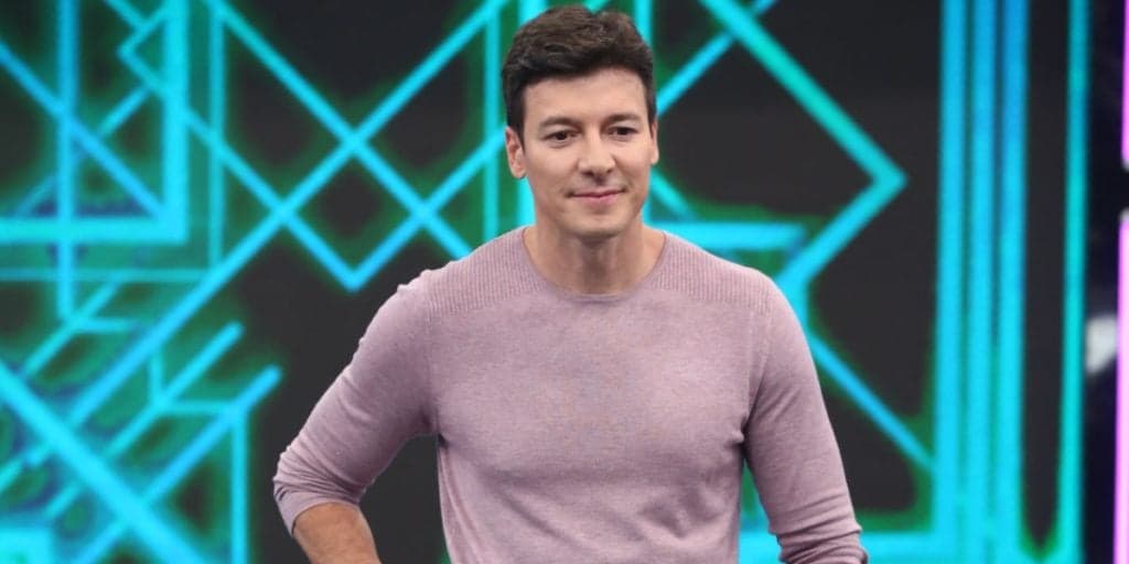 Rodrigo Faro entrega emoção durante gravações na Record