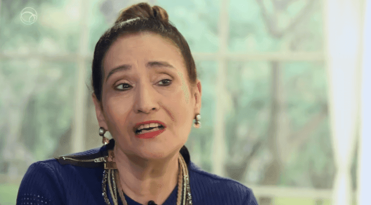 Sonia Abrão fica indignada com vídeos divulgados no programa A Tarde é Sua