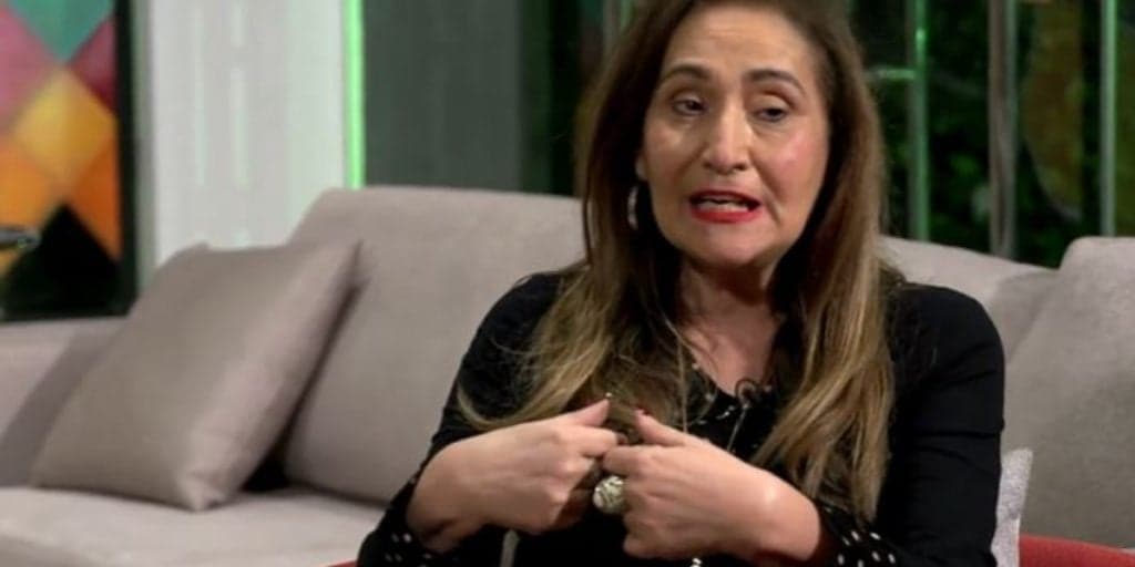 Sonia Abrão ganha apoio do irmão para esmurrar a Band