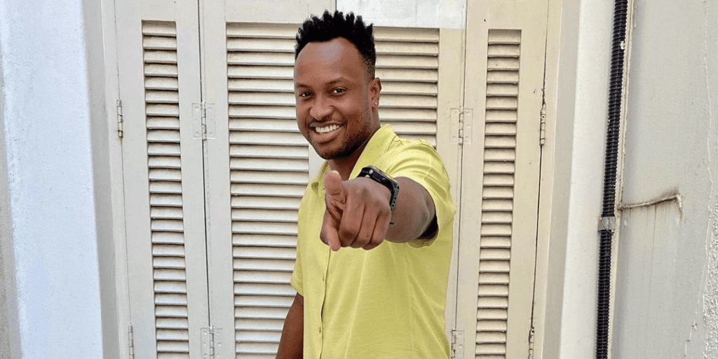 Thiaguinho fala sobre momento especial e se declara a amigo