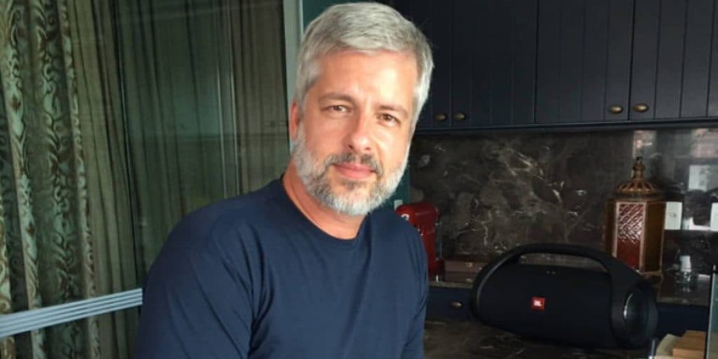 Victor Chaves tem suicídio escancarado e, após escândalo, divulga foto: "Vivi o suficiente"