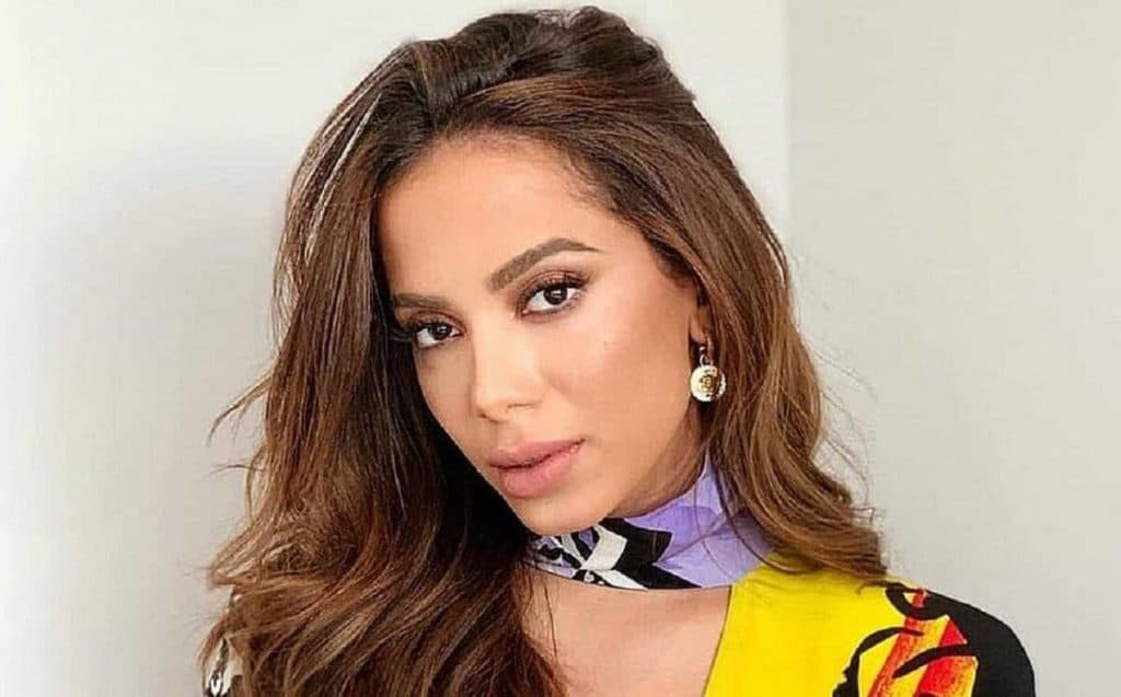 Anitta faz apelo desesperado para votarem em Eduardo Paes: "Pelo Amor de Deus"