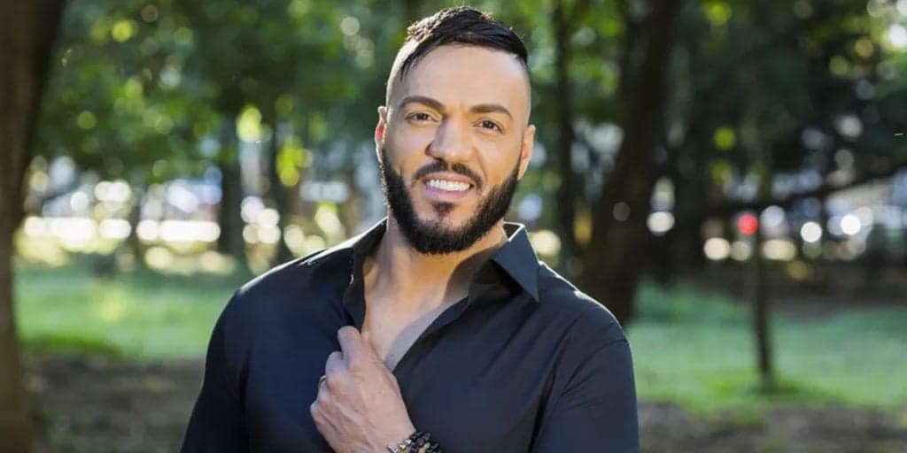 Belo é diagnosticado com doença e cancela show