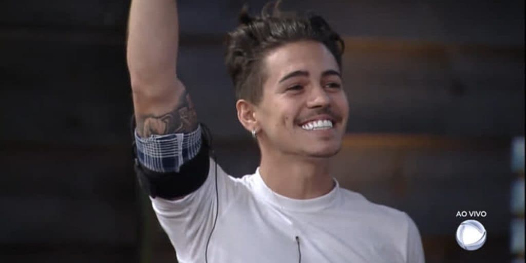 A Fazenda 12: Biel, após eliminação de Juliano, atropela Jojo e dispara como favorito a vencer o reality