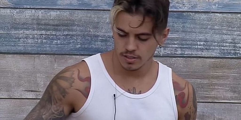 A Fazenda 12: Biel 'perde a cabeça' com Raissa após briga com Tays: "Não sei como essa porr* volta"