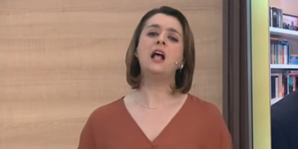 Catia Fonseca para programa na Band, desce do salto e arrebenta sem pudor algum: "Palhaçada"