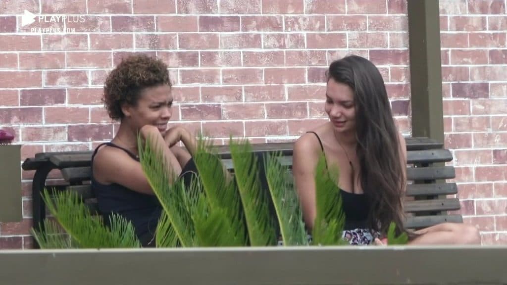 A Fazenda 12: Aviões sobrevoam sede do programa de novo e peões veem tudo; veja