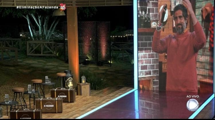 A Fazenda 12: Lucas Selfie quebra o protocolo, volta para a sede e Mion se desespera: "Meu Deus e agora"