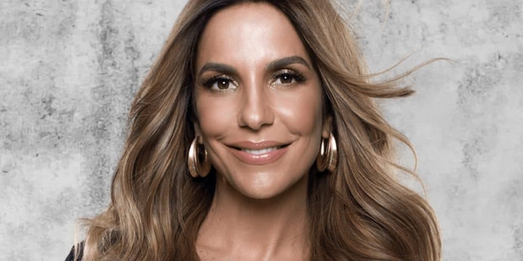 Ivete Sangalo é internada para realizar série de plásticas