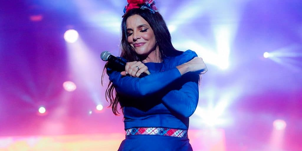 Ivete Sangalo é internada para fazer procedimento estético