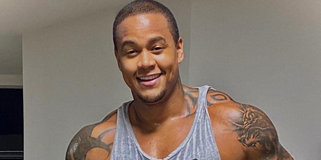 Léo Santana tem vídeo sem cueca e esfregando tudo na cara divulgado: "Ela tá dando uma sentadinha"