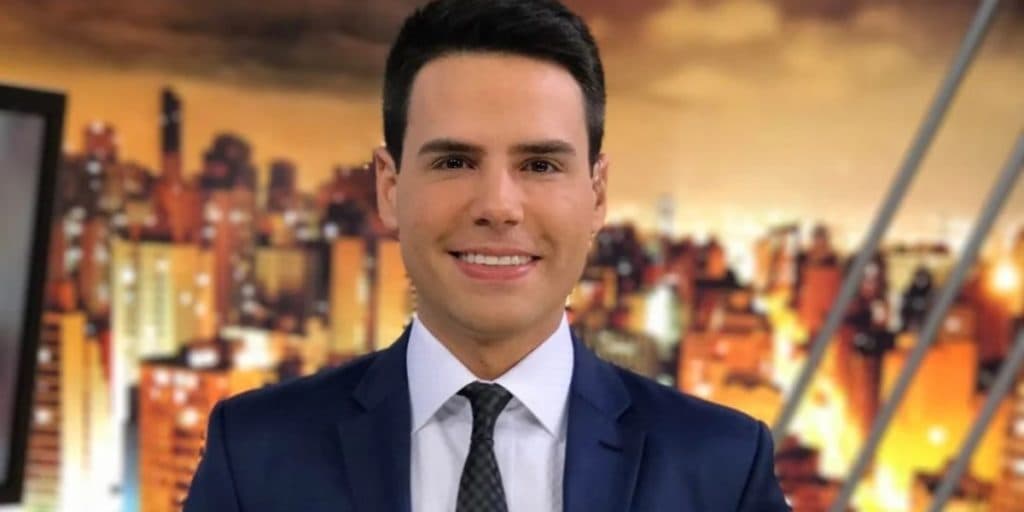 Luiz Bacci, após expor seu verdadeiro amor, recebe súplica, conversa vaza e jornalista dispara: "Você perdeu"