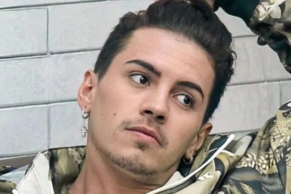 A Fazenda 12: Biel cai no choro após rejeição, aponta falsidade de Mirella e detona: "Tinha morrido pra ela"