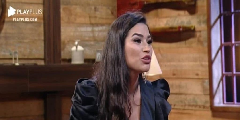 Raissa, de A Fazenda 12, revela que já ficou com namorado de Mirella