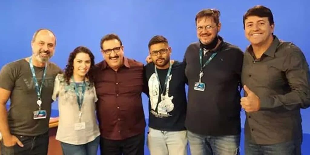 Ratinho é flagrado andando pelos estúdios da RedeTV!