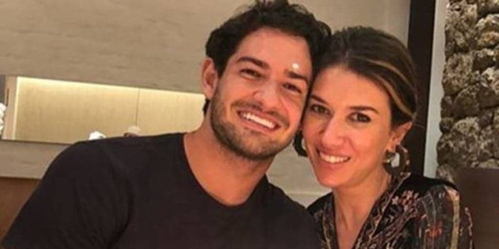 Pato e Rebeca Abravanel registram viagem em rede social